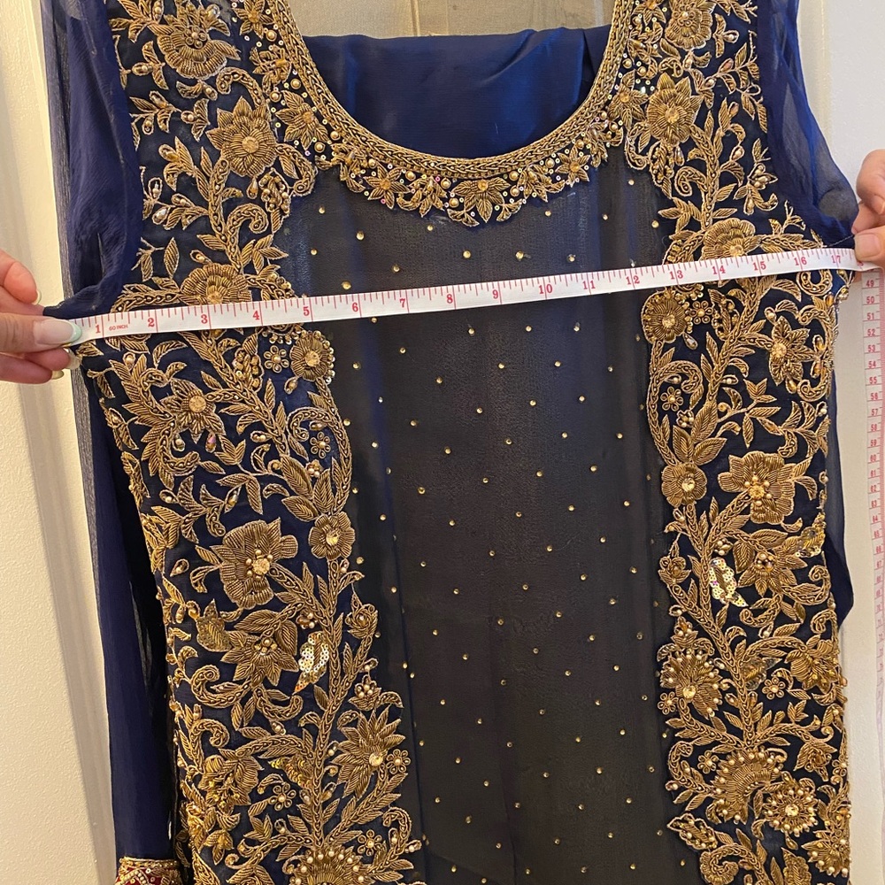 Pakistani suit - Picture 7 of 9